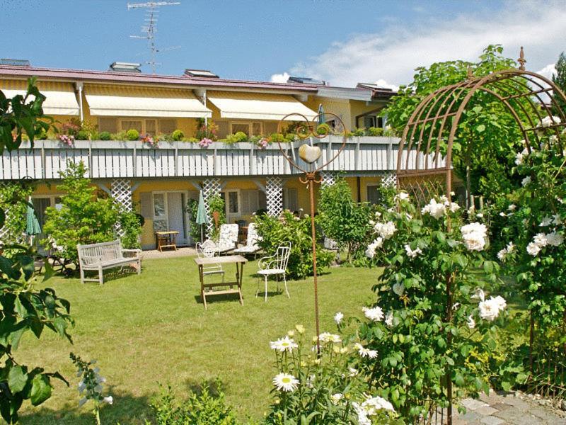 Landhotel Herzberger Garni Zimmer & Ferienwohnungen Scheidegg Exterior photo